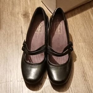 Clark's Everyday all black heels